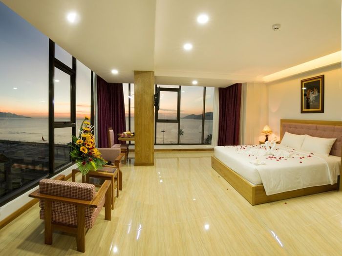 khach-san-3-sao-gia-tot-o-nha-trang-happy-light-hotel-view-bien-dep