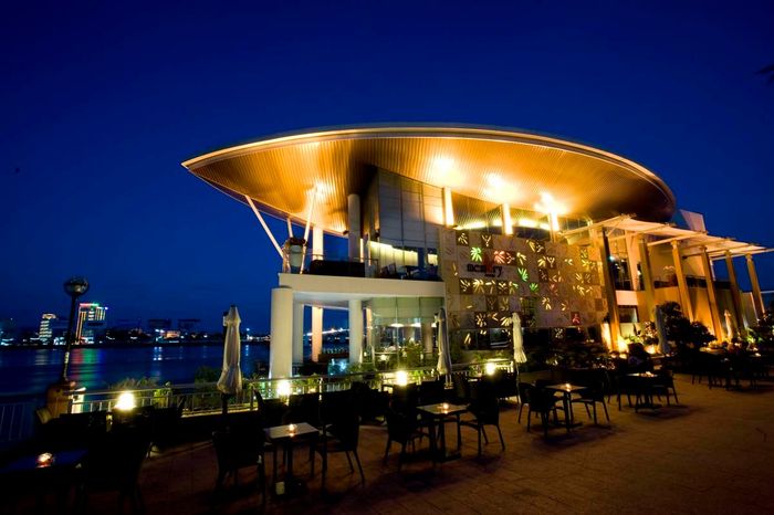 quan-bar-da-nang-view-song-han-tuyet-dep-memory-lounge