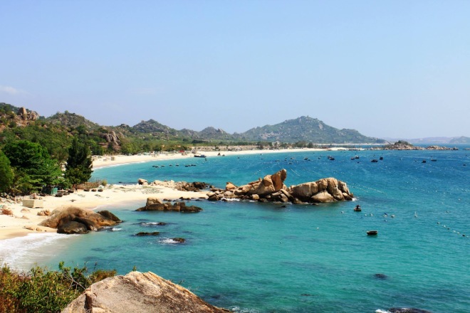 Lets Fly Travel nổi tiếng với tour Bình Hưng giá rẻ