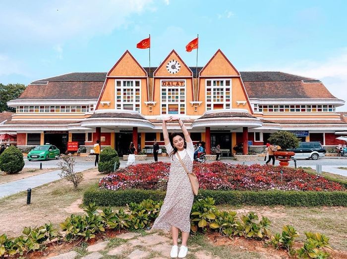 Intour đưa du khách đến với nhiều điểm tham quan nổi tiếng ở thành phố mộng mơ