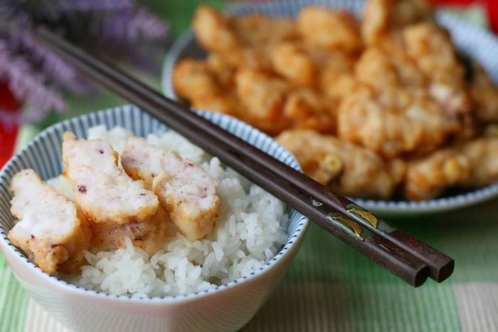 Đặc sản xôi trắng chả mực Hạ Long