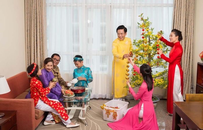 trang-tri-nha-cua-don-tet