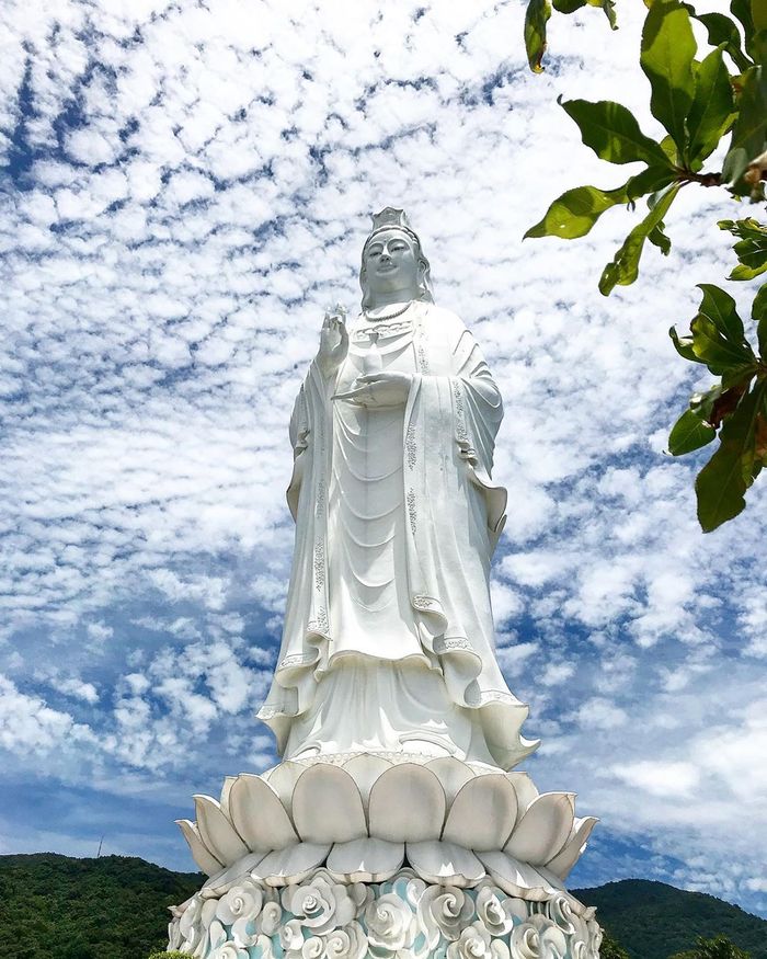 chua-linh-ung-da-nang-ban-dao-son-tra
