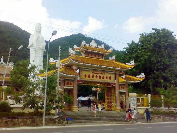 chua-quan-the-am-da-nang