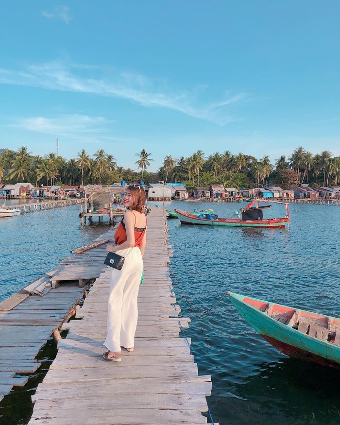 Cảnh yên bình ở làng chài Rạch Vẹm