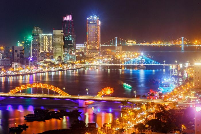 Sông Hàn lung linh, rực rỡ về đêm