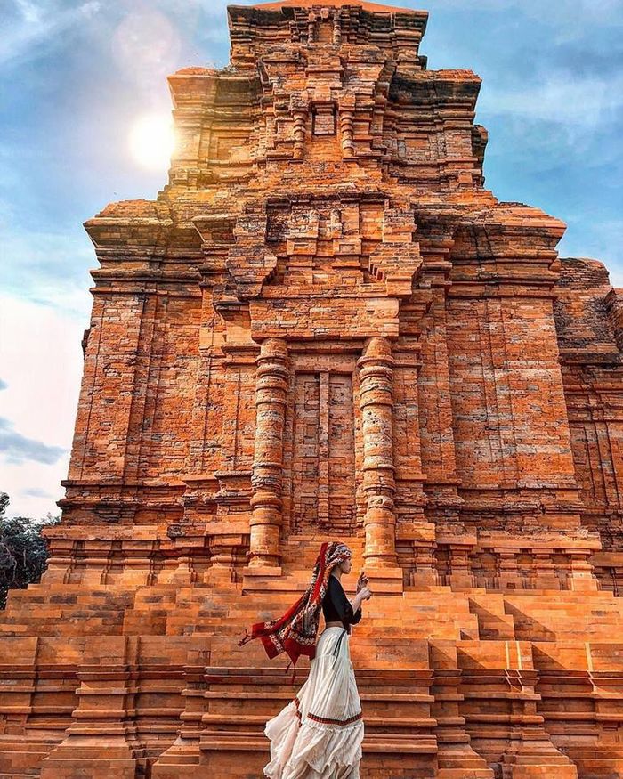 du-lich-phan-thiet-thang-1-ban-tre-check-in-o-thap-ba-poshanu