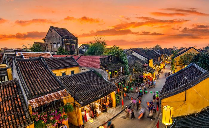 Hội An rực rỡ sắc màu chiều tà