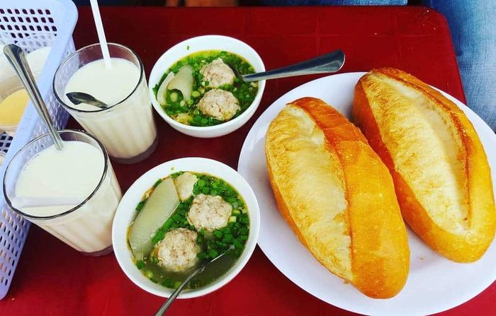 Bánh mì xíu mại Đà Lạt