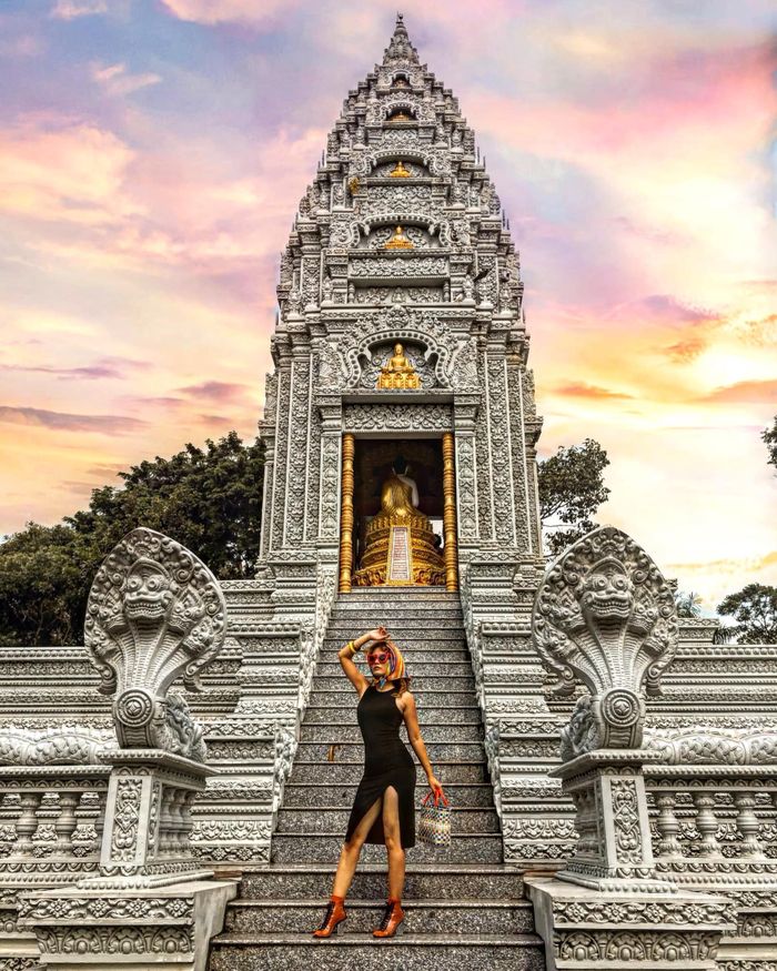 Du khách check-in ở chùa Som Rong