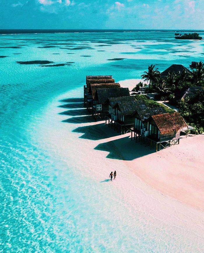 di-bo-tren-bien-maldives