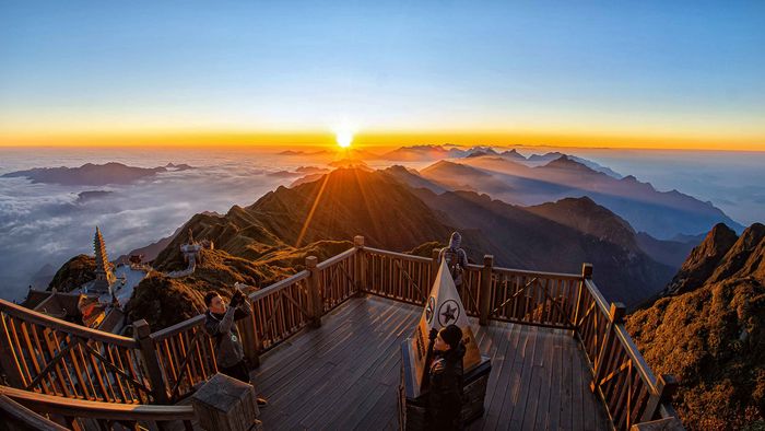 Vẻ đẹp mĩ miều trên nóc nhà Đông Dương