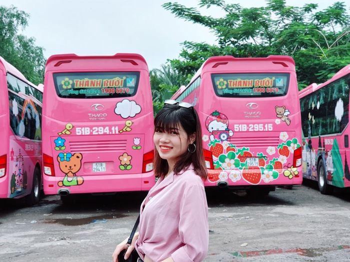 ve-ben-ngoai-xe-thanh-buoi-tour-da-lat-tet