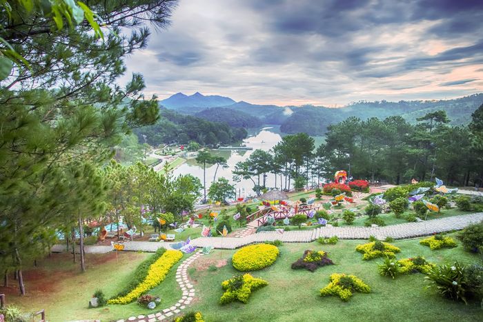 thoi-tiet-da-lat-thang-1-thung-lung-tinh-yeu-muon-hoa-khoe-sac