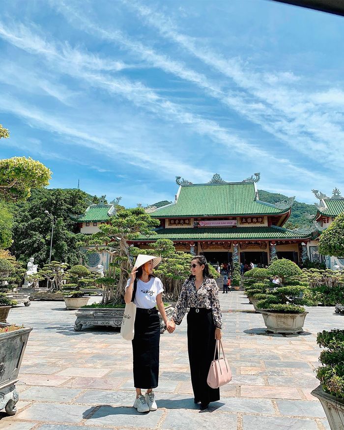 Chùa Linh Ứng Bãi Bụt