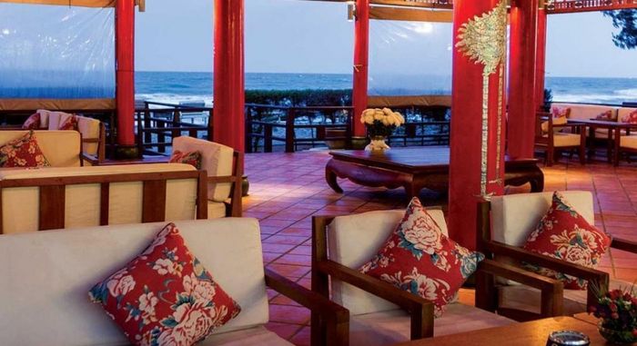 full-moon-hotel-phan-thiet-gan-bien