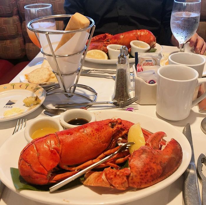 an-toi-tren-du-thuyen