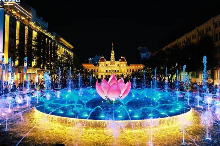 phao-hoa-o-pho-di-bo-nguyen-hue