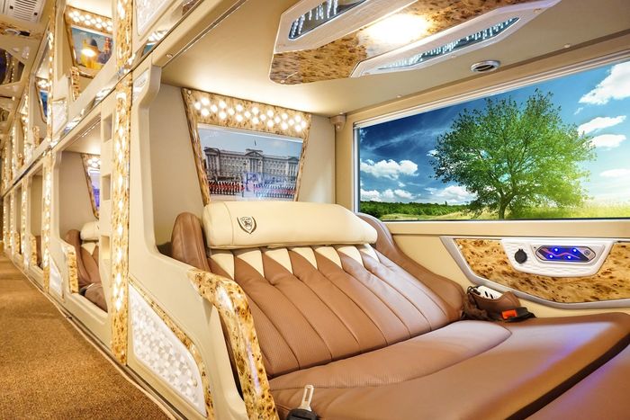 hang-xe-limousine-amazing-di-da-lat-tour-da-lat-tet