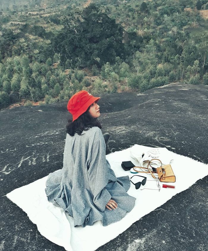 Đá voi mẹ Đắk Lắk
