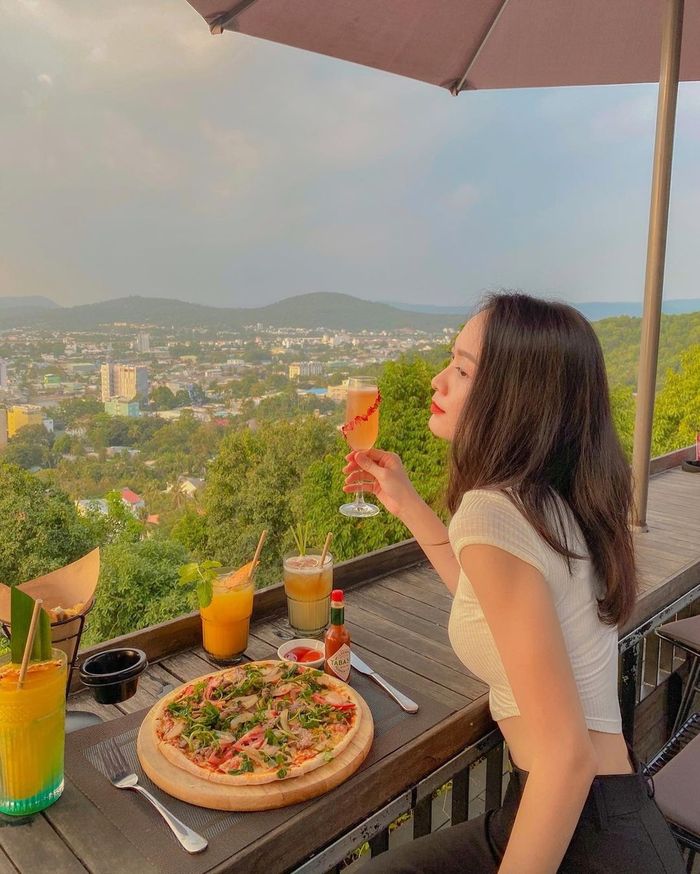 Quán Chuồn Chuồn Bistro & Skybar