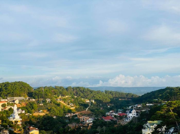 View từ Em homestay Đà Lạt