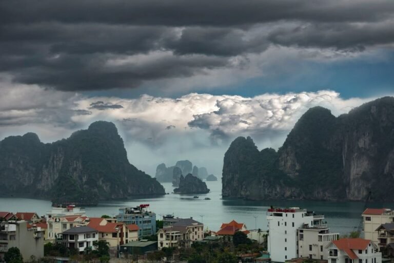 Phong cảnh Việt Nam đa dạng từ Bắc chí Nam